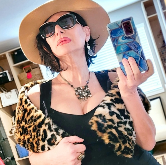 Elegant faux fur thick scarf - Picture 9 of 16